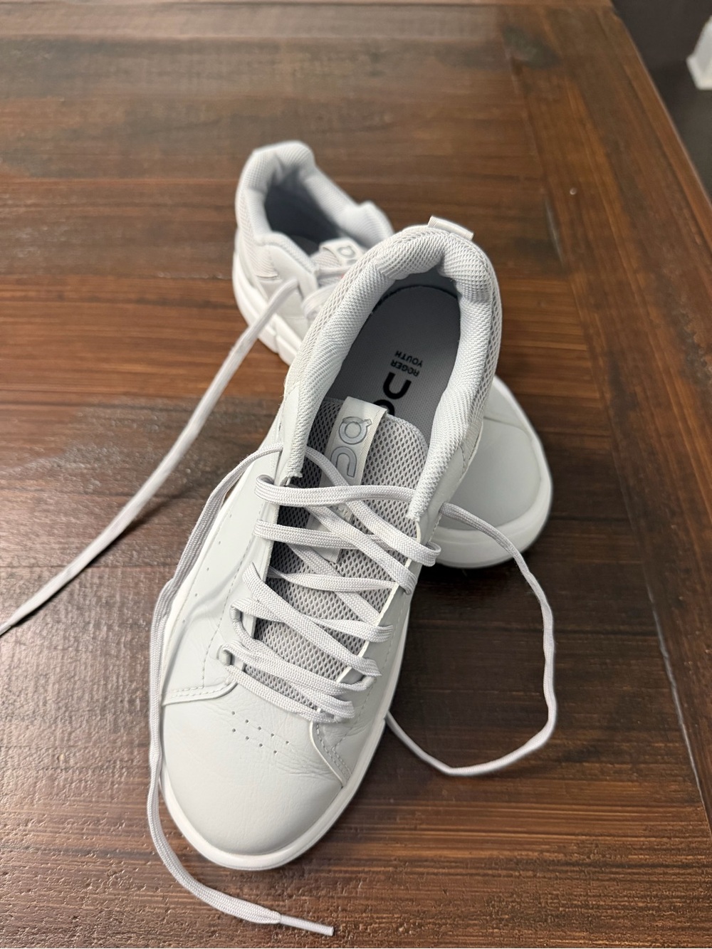 On Running White Low-Top Boys Sneakers